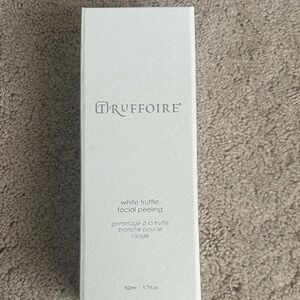 White Truffle Facial Peeling – White